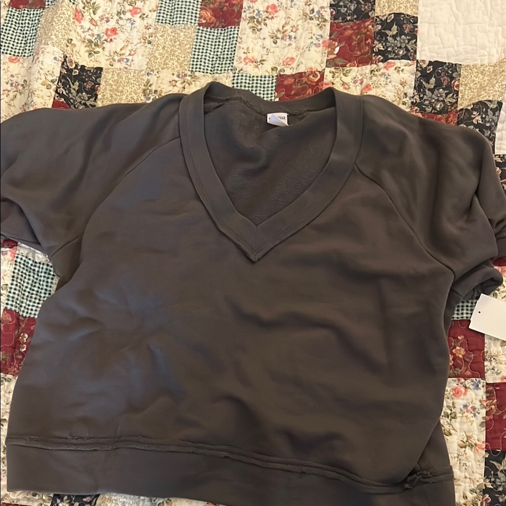 V-Neck Short Sleeve Sweatshirt